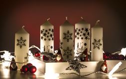 schönes Weihnachtsfest mit stilvollen Kerzen von Nordkerze